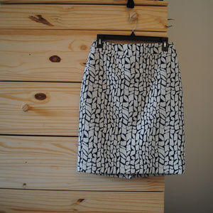 Ann Taylor petite cream/navy pattern pencil skirt